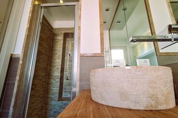 تختخواب و صبحانه Cassaro261