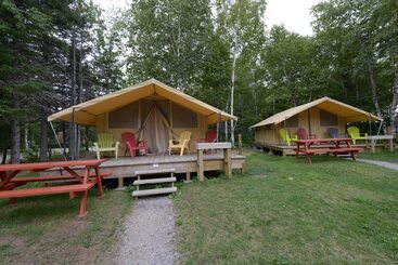 فندق Les Prets A Camper Du Camping Tadoussac
