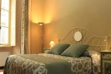 ツーリストアパートメント Mondovì Ridente