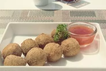 هتل Hush Lagoon 30
