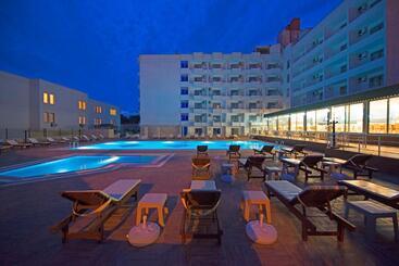 هتل Ada Newday Resort