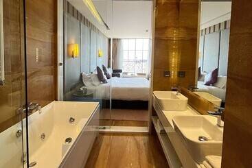 هتل Monte Cassino