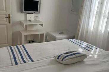 בית מלון כפרי Port Alacati