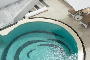 ホテル Santorini Secret Premium