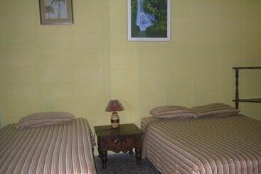 هتل Guesthouse Dos Molinos B&b