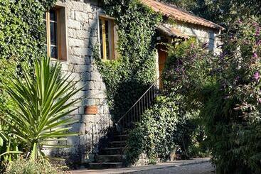 تختخواب و صبحانه Chambres D Hôtes Barraconu