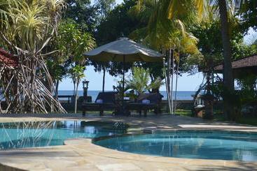 酒店 Bagus Beach Resort Lovina