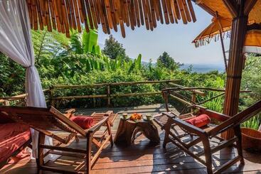 בית מלון כפרי Sang Giri Mountain Tent Resort By Ahm