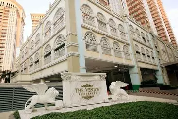 هتل آپارتمان Maxstays Max Style At The Venice Residences