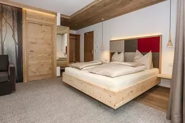 ホテル Gasthof Höllriegl