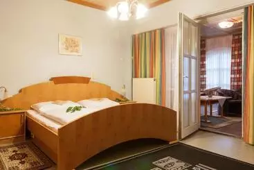 Hotel & Kurpension Weiss