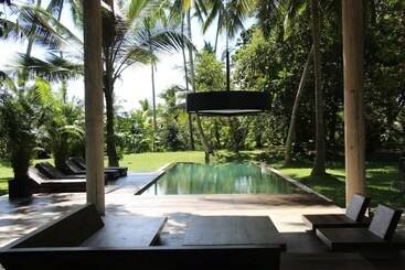 Hotel Kaju Green Eco Lodges