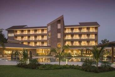 استراحتگاه Kabir Hotel & Spa