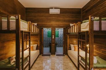 Devadav Hostel  Nusa Lembongan
