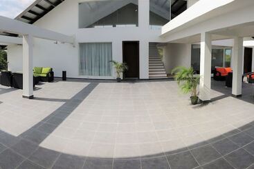 호텔 Daffodils Beach Negombo