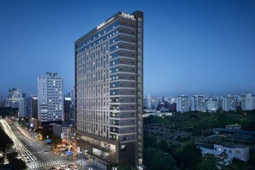 Otel Fairfield by Marriott Seoul