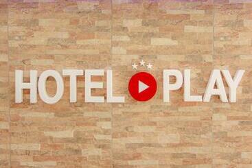 هتل Play
