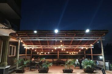 Отель Duomo And Suites