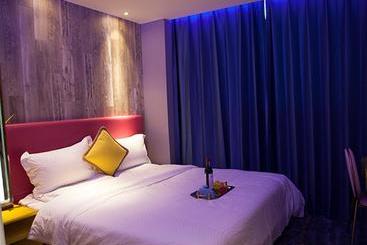 בית מלון כפרי Yantai Huarui Danfeng Holiday