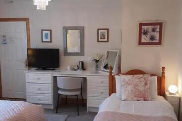 צימר Hawthorn Lodge