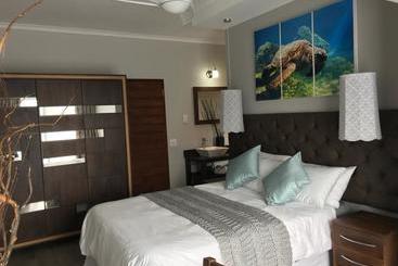 تختخواب و صبحانه St Lucia Hilltop Guest House