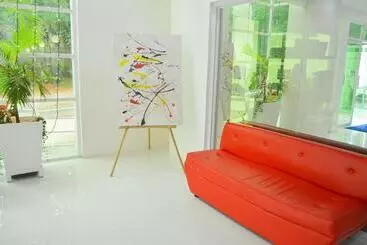 Hotel Cherry S Courtyard