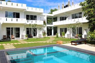 リゾートホテル Villa Kaya Guest House