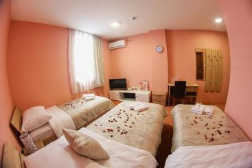 تختخواب و صبحانه Wellness&spa Hotel Astorya