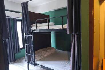 Nimman Nest Hostel & Cafe