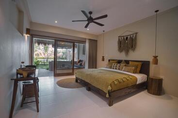 Rascals Hotel Adults Only