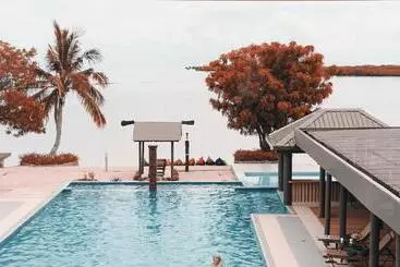 Lander S Bay Resort