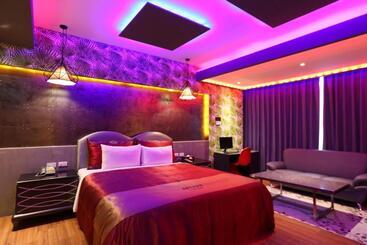 Yosemite Motel Chunghua Branch