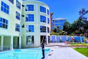 Hotel The Village Park Resort & Spa