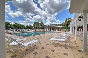 Hilltop Golf Course Cottage In The Villages!