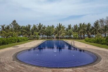 Отель Oceanfront Condominiums Nilaveli