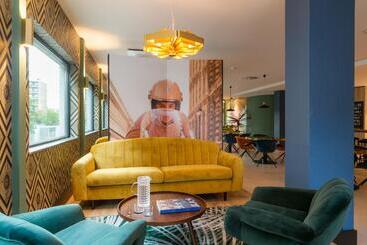 Szálloda The James Rotterdam