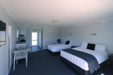 מוטל Trailblazer Studios