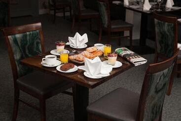 호텔 Longcourt House