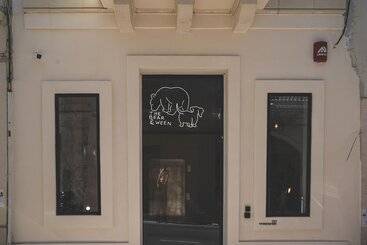 Отель The Bear And Ween