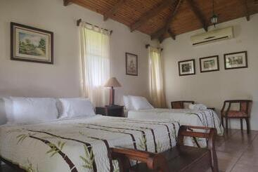 هتل Cacao Río Celeste