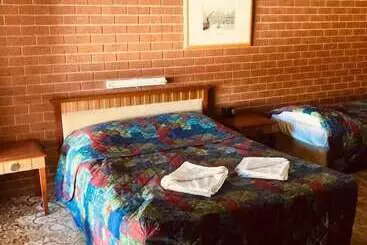 Federal Hotel & Motel