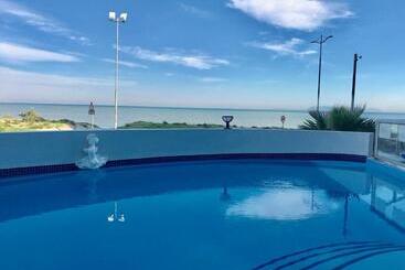 فندق Ocean Breeze