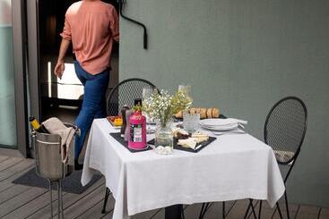 一軒屋 Suites 1478