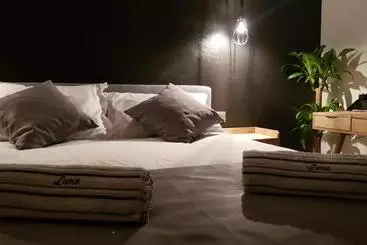 ベッドアンドブレックファースト Boutique Rooms Luna