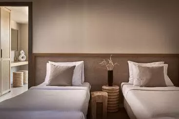 Alamis Hotel & Apartments