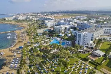 Leonardo Plaza Cypria Maris Beach Hotel & Spa