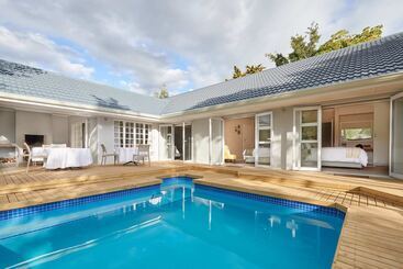 هتل Outeniqua Inn