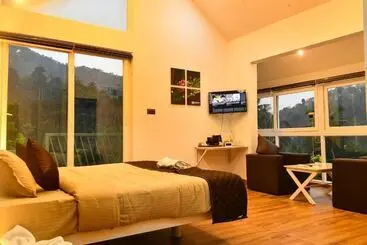 Hillside Naturestay