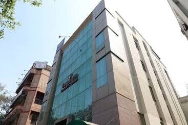 Fabhotel Broadway Inn Nehru Place
