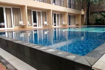 Bali De Anyer Hotel & Restaurant